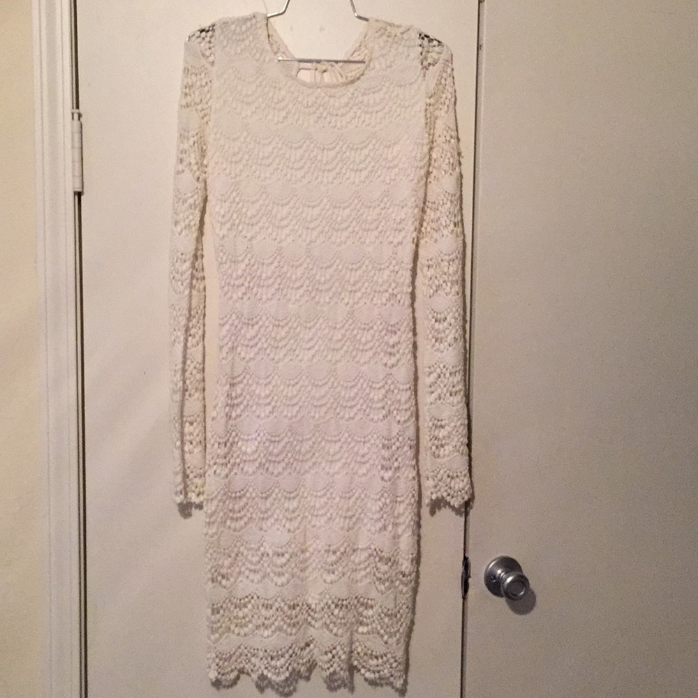 Open back Lace midi dress